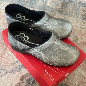 Sanita Lightning Patterned Clogs